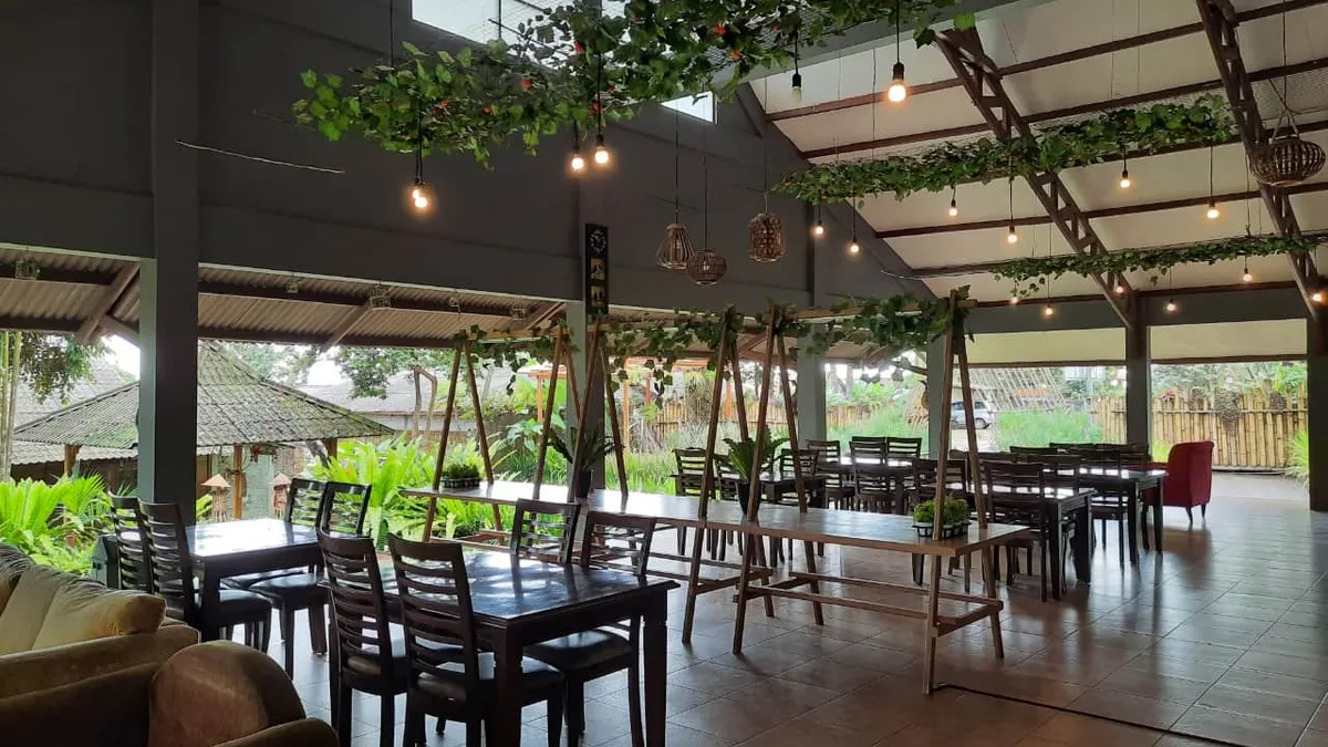Aula resort Bogor untuk workation dan meeting tim